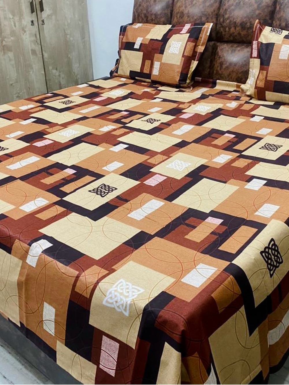 100%  Geometric Cotton Bed Sheet Set in Brown & Tan .Dm for info